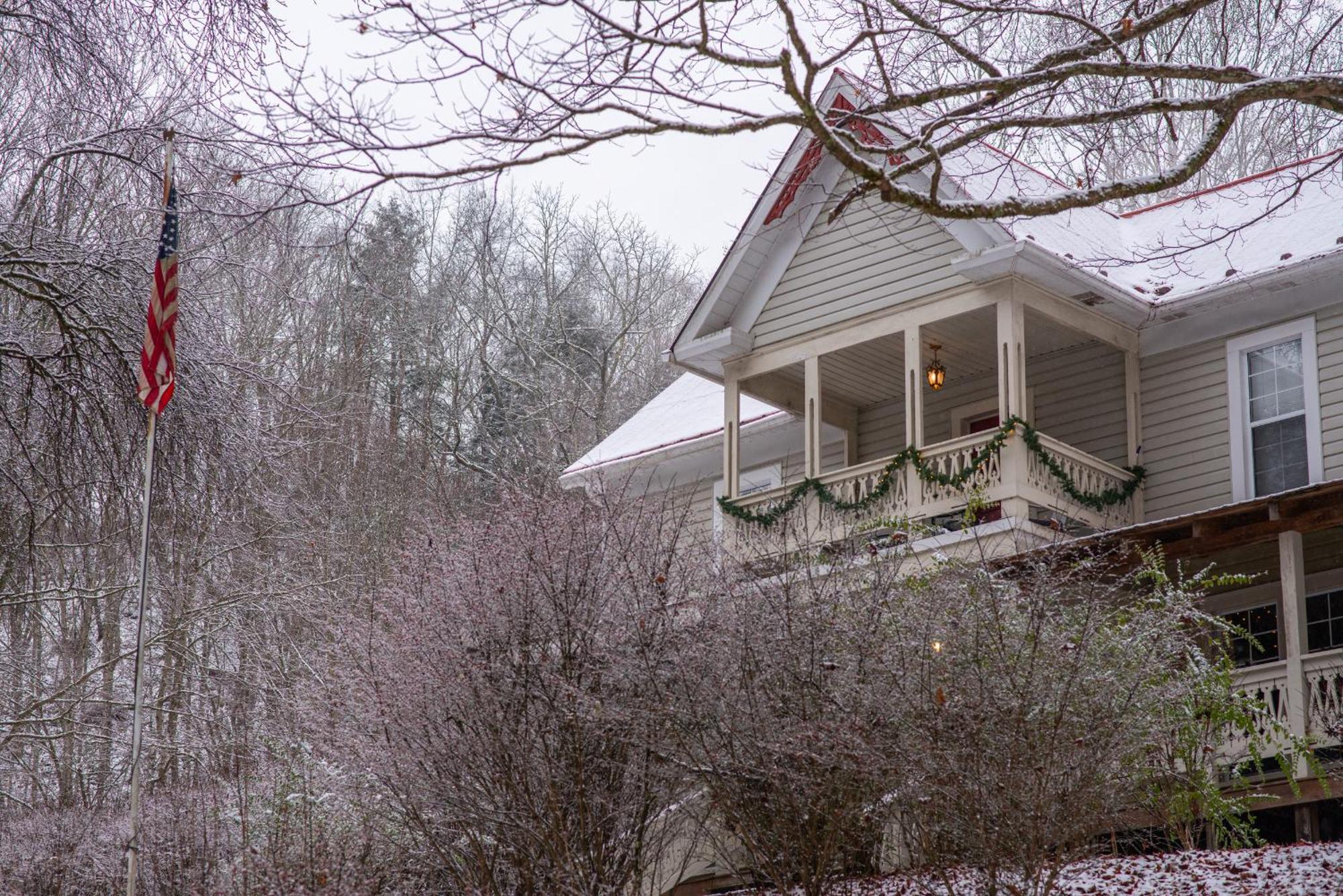 Moore House Inn & Cabins Marlinton Eksteriør bilde